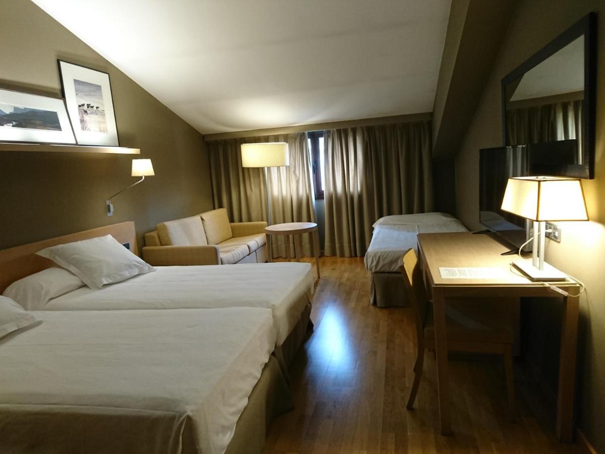 Parador De La Seu D'Urgell Kültér fotó