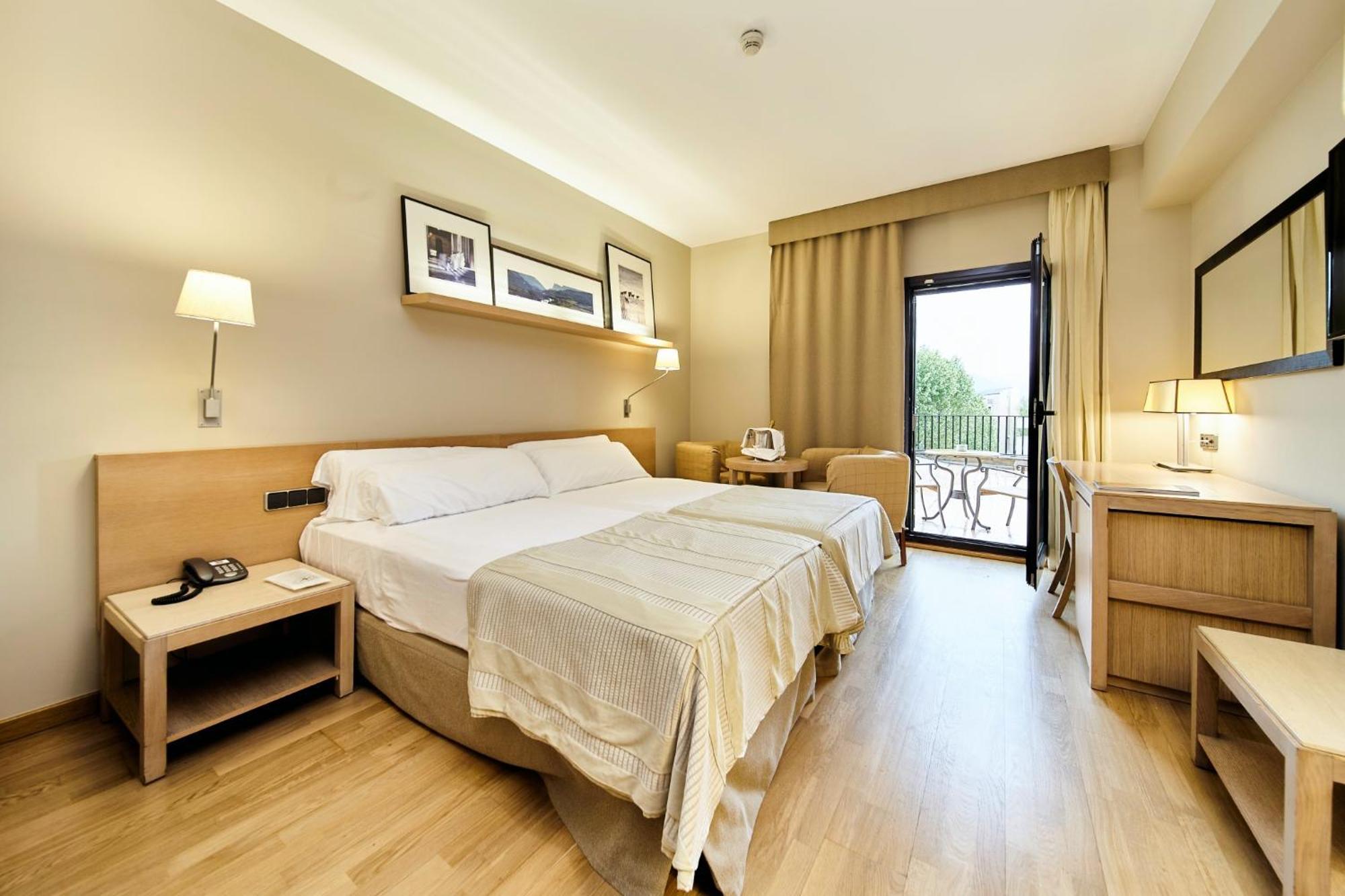 Parador De La Seu D'Urgell Kültér fotó