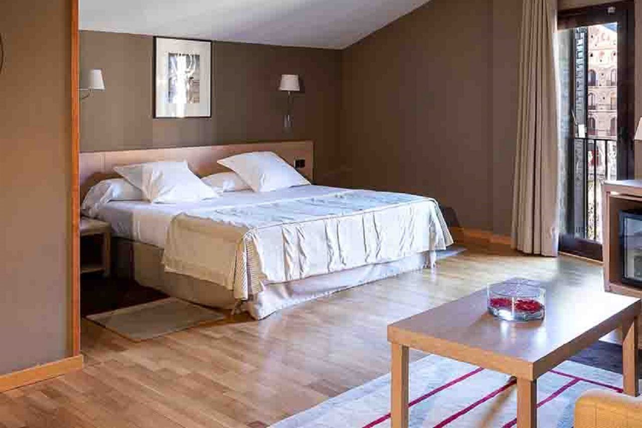 Parador De La Seu D'Urgell Kültér fotó
